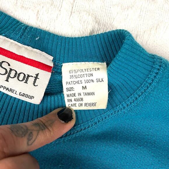 VTG Pullover Sweater MEDIUM Blue Satin Patches Sweatshirt CA Sport Women's - Picture 3 of 13